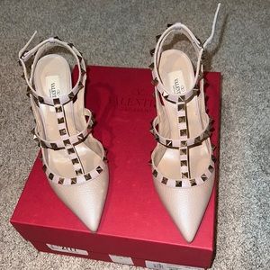 Authentic Valentino heels size 7